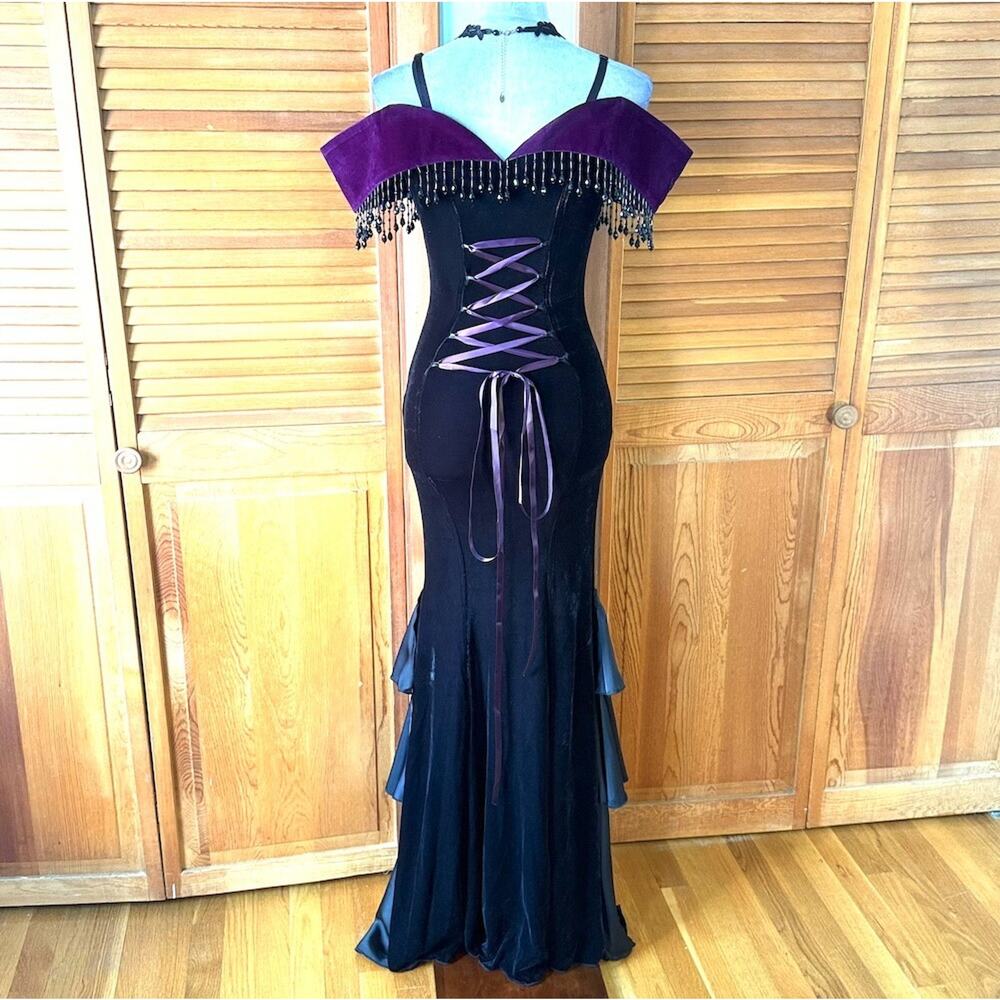 Devil Fashion Gothic Victorian 'Vampire Masquerade' Purple Black Velvet Gown - Picture 10 of 15